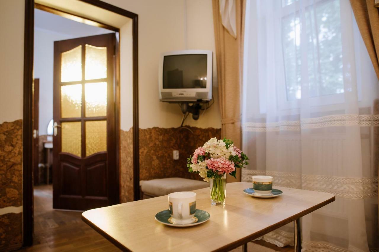 Villa Viktoriya Hotel Truskavets Exterior photo